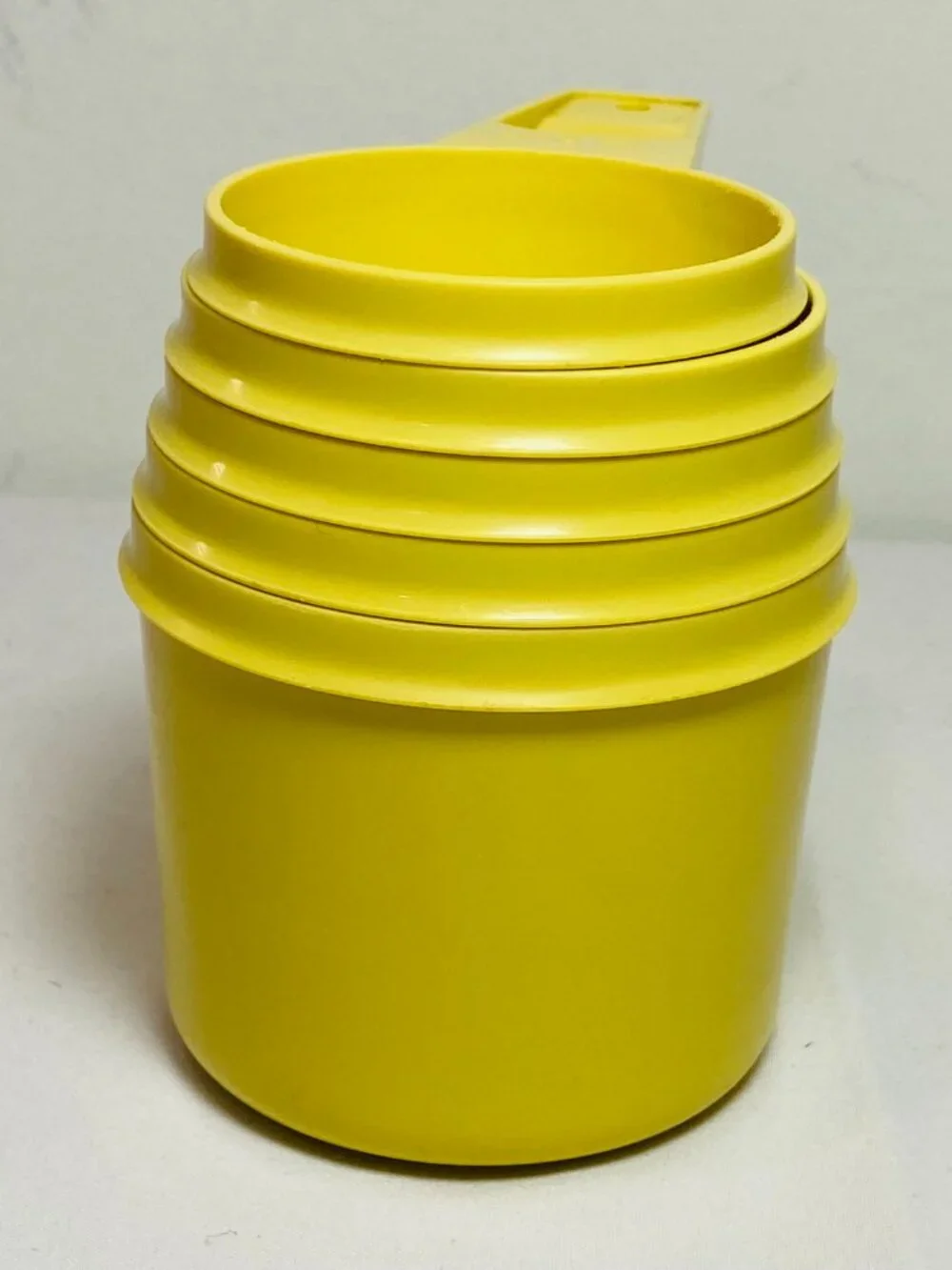 VNTG Tupperware Measuring Cup 5Pc Set Buttercup/Daffodil Yellow, No 1/3 Cup VGUC